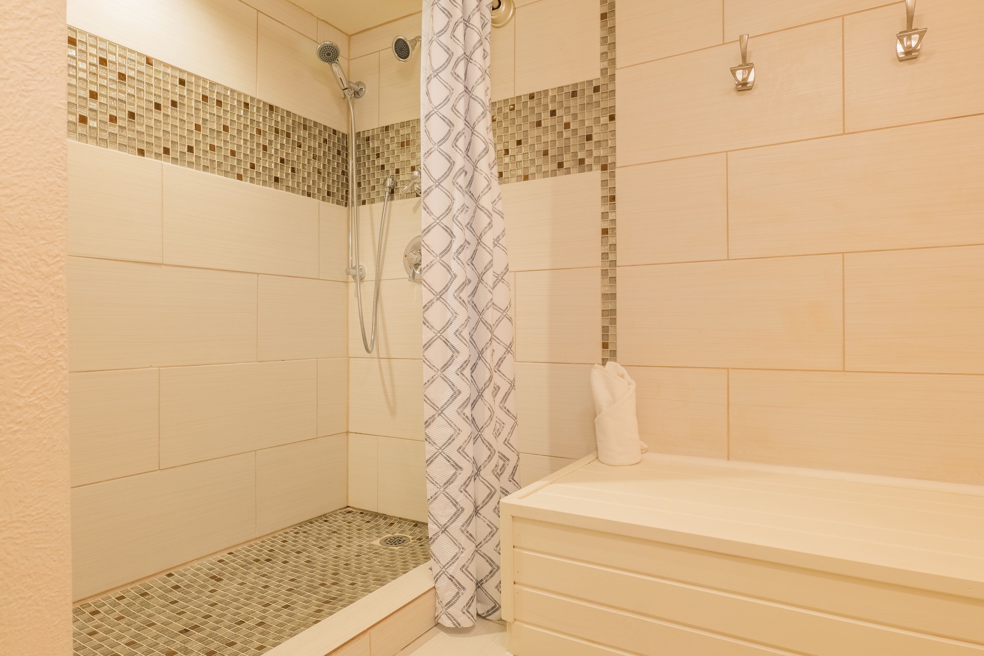 Condo, 2 Bedrooms | Bathroom | Hair dryer, towels, shampoo