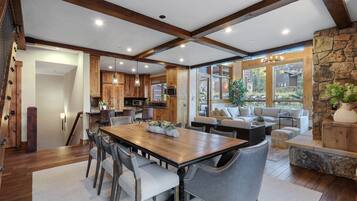 House, 5 Bedrooms | Private kitchen | Full-sized fridge, microwave, oven, stovetop