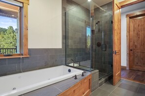 House, 5 Bedrooms | Bathroom | Towels, shampoo - Incredible Executive Private Pet Friendly Home - LR902 by RedAwning (Copper Mountain)
