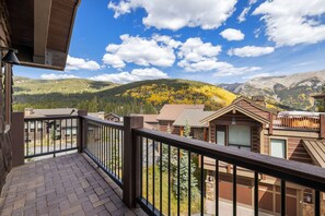 House, 4 Bedrooms | Property grounds