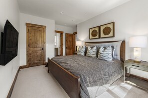 House, 4 Bedrooms | 4 bedrooms, laptop workspace, iron/ironing board, free WiFi