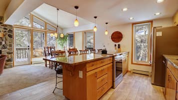 Condo, 2 Bedrooms | Private kitchen | Full-size fridge, microwave, oven, stovetop