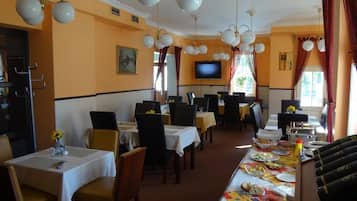 Desayuno bufé gratuito y diario