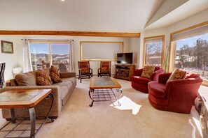 Maison, 3 chambres | Aire de séjour | Téléviseur à écran plat