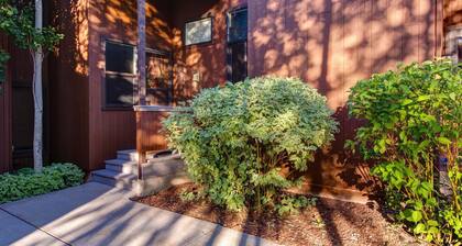 3 Kings Mountain Vista 2 Bedroom Home by RedAwning