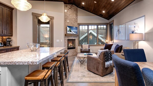House, 4 Bedrooms | Private kitchen
