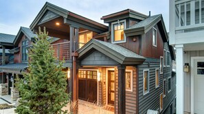 House, 4 Bedrooms | Exterior
