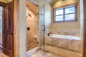 House, 3 Bedrooms | Bathroom - Upper Woodside Luxury 3 Bedroom Home (Park City)