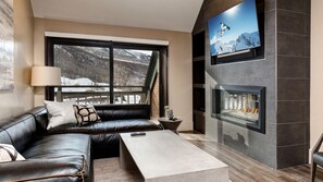 Condo, 3 Bedrooms | Interior