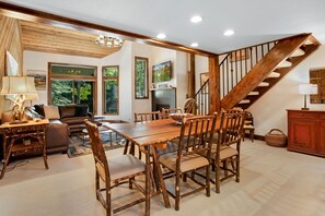 Townhome, 3 Bedrooms | Dining