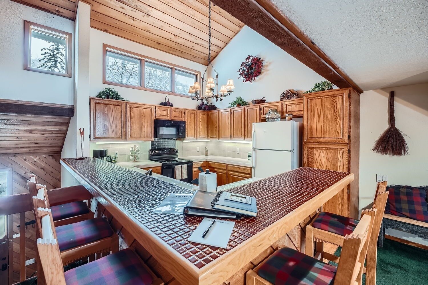 Townhome, 3 Bedrooms | Private kitchen | Fridge, microwave, oven, dishwasher