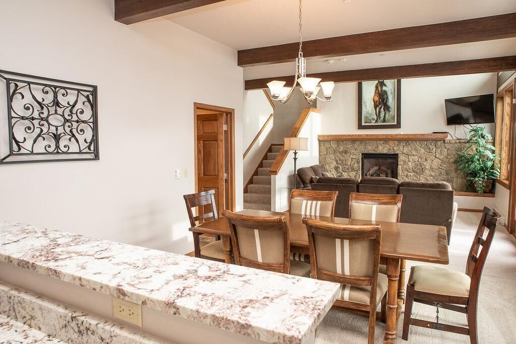Townhome, 4 Bedrooms | Dining