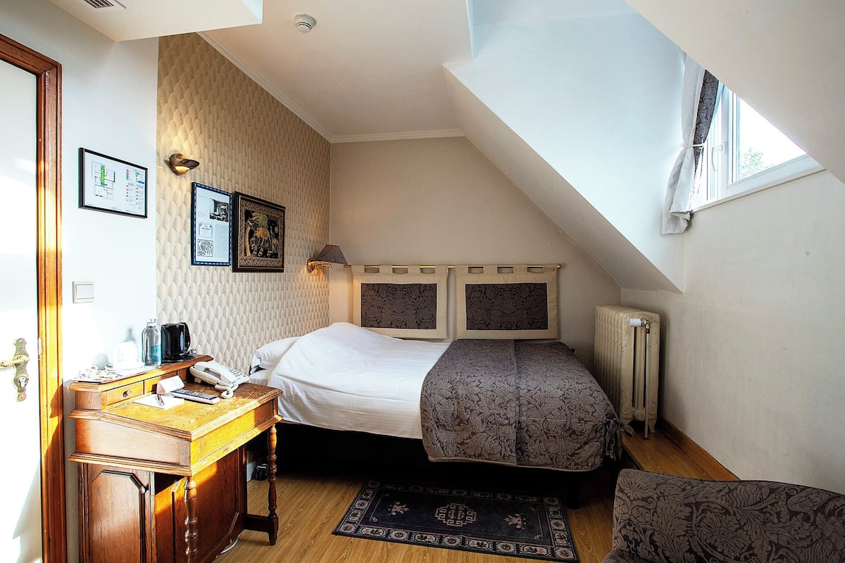 Phòng đơn cơ bản | 1 phòng ngủ, bộ đồ giường cao cấp, minibar, trang trí khác biệt