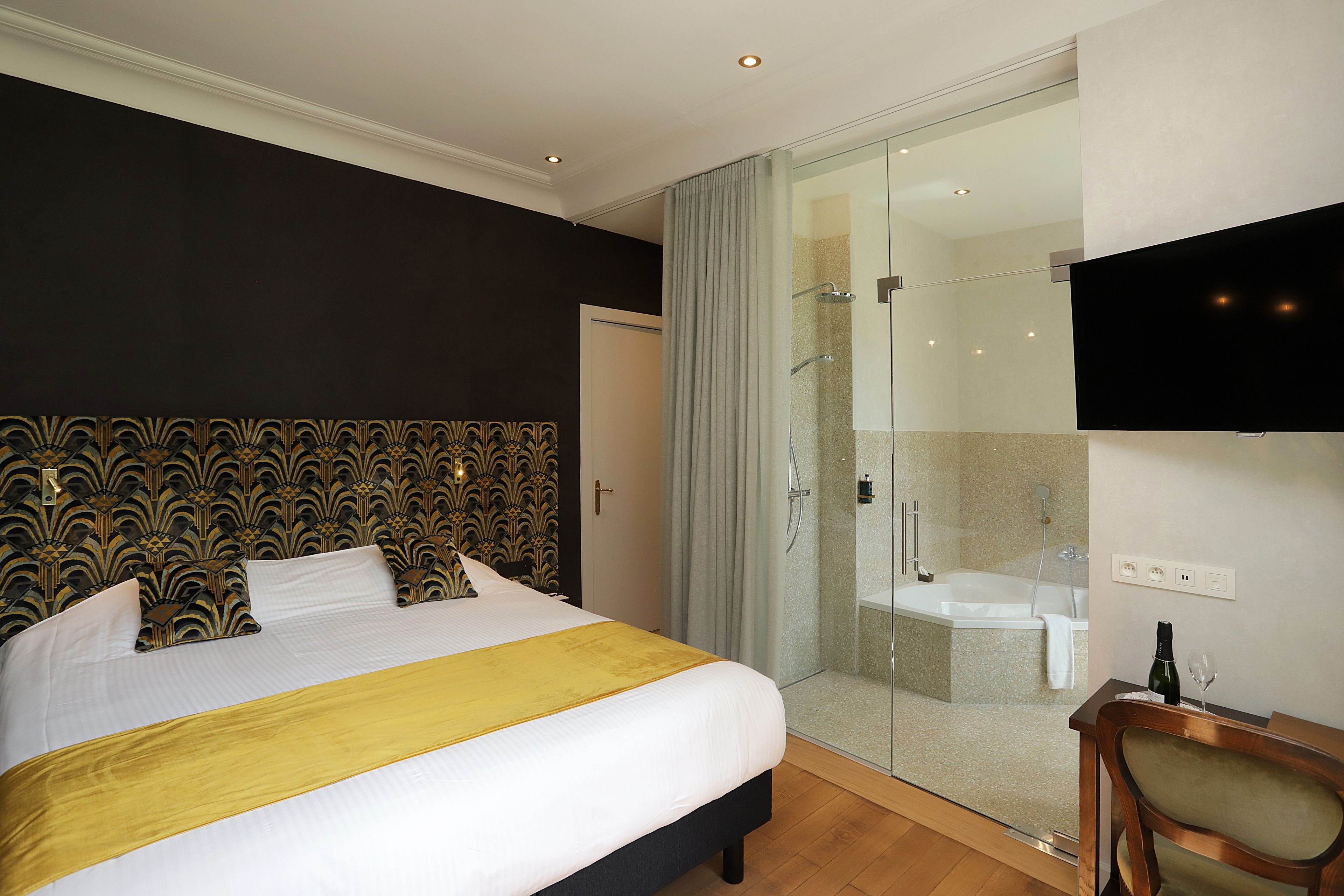 junior suite, 1 king bed, garden view | premium bedding, minibar, individually decorated, individually furnished