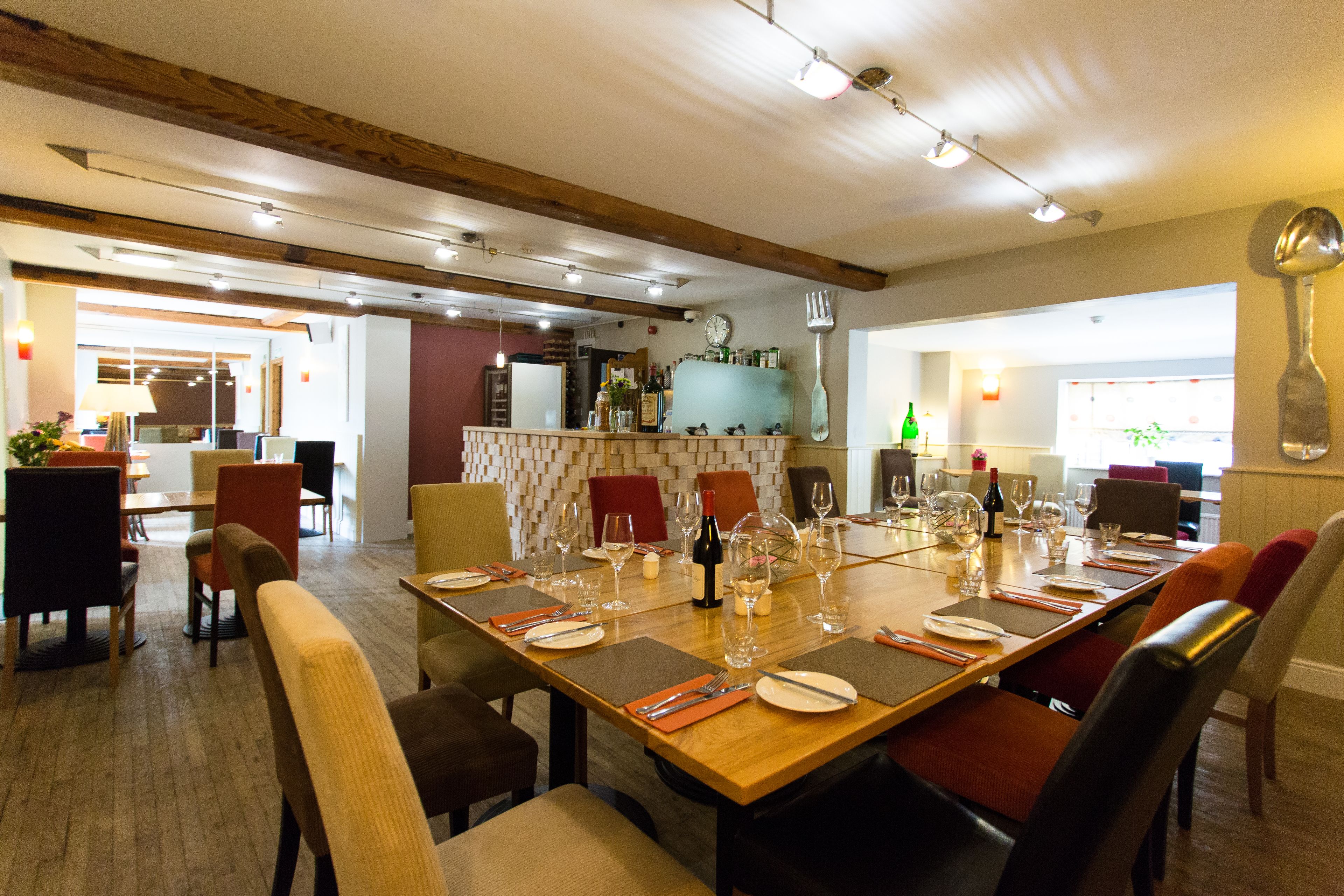 Breakfast and dinner served