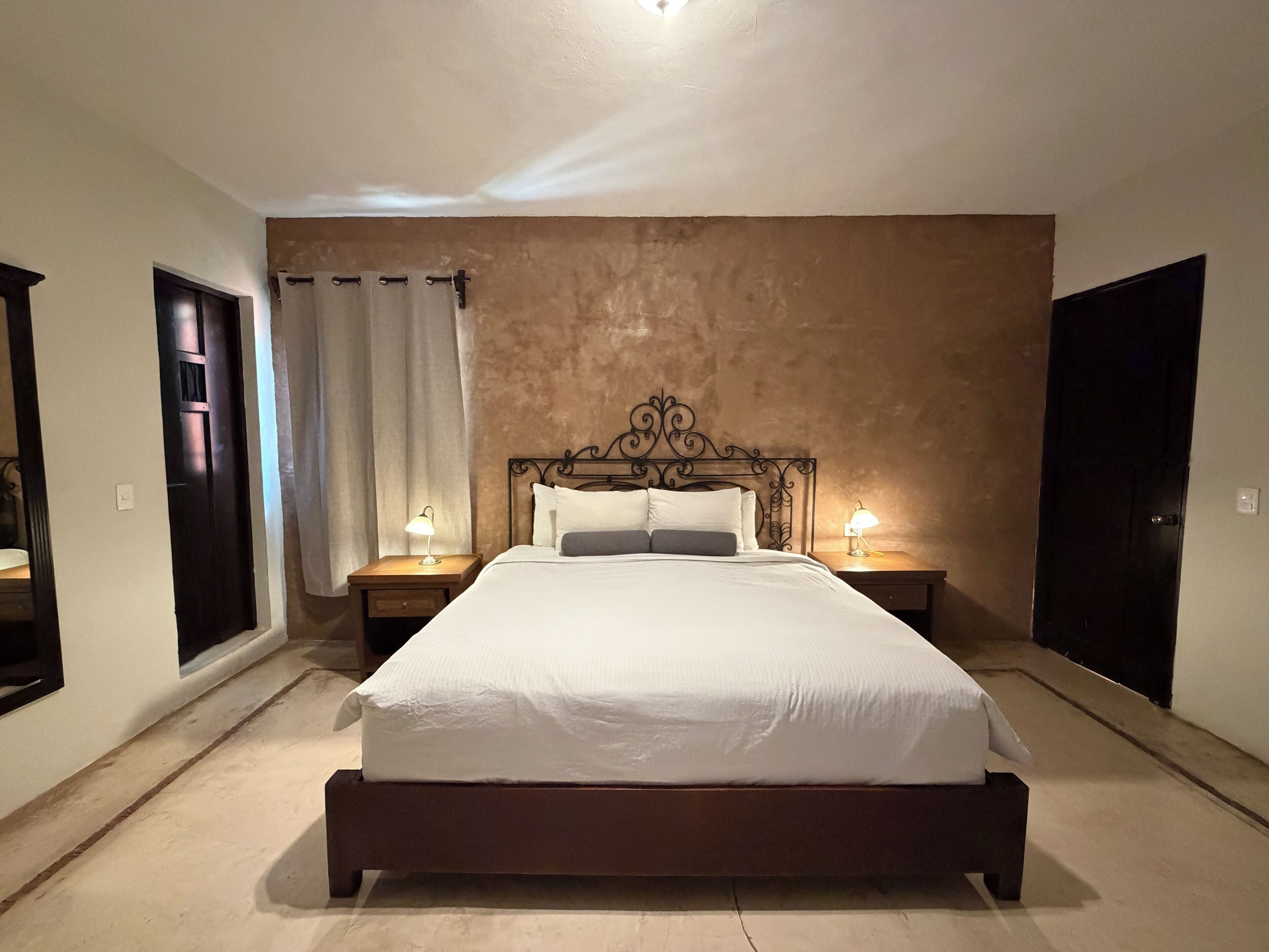 Superior Room, 1 King Bed
