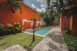 Piscine extérieure