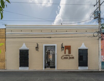 Art 64 Guest House – Adults Only