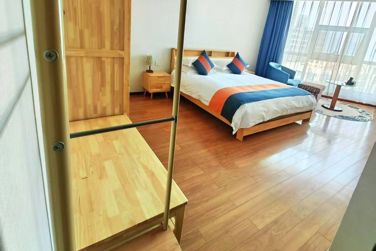 1 bedroom, minibar, desk, laptop workspace