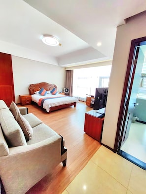 コンフォート シングルルーム 1 ベッドルーム | 羽毛の掛け布団、ミニバー、デスク、ノートパソコン用作業スペース