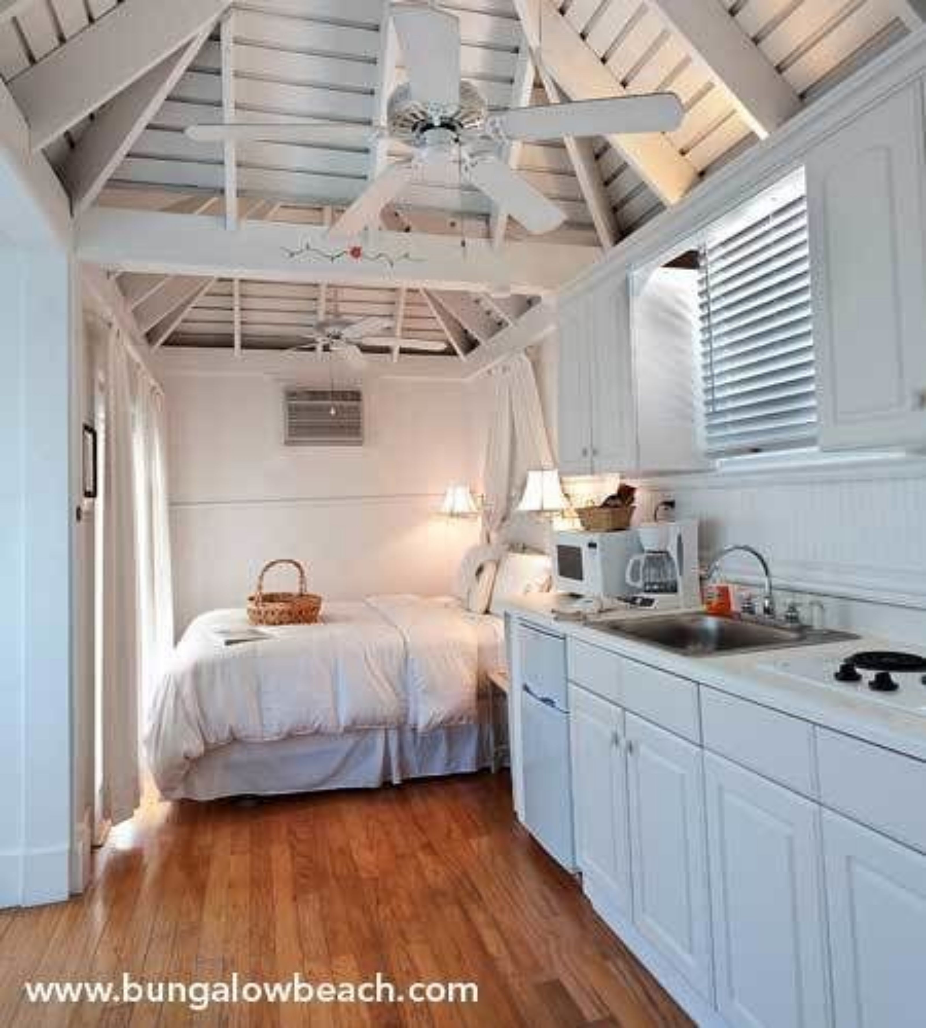 in-room safe, iron/ironing board, free wifi, bed sheets