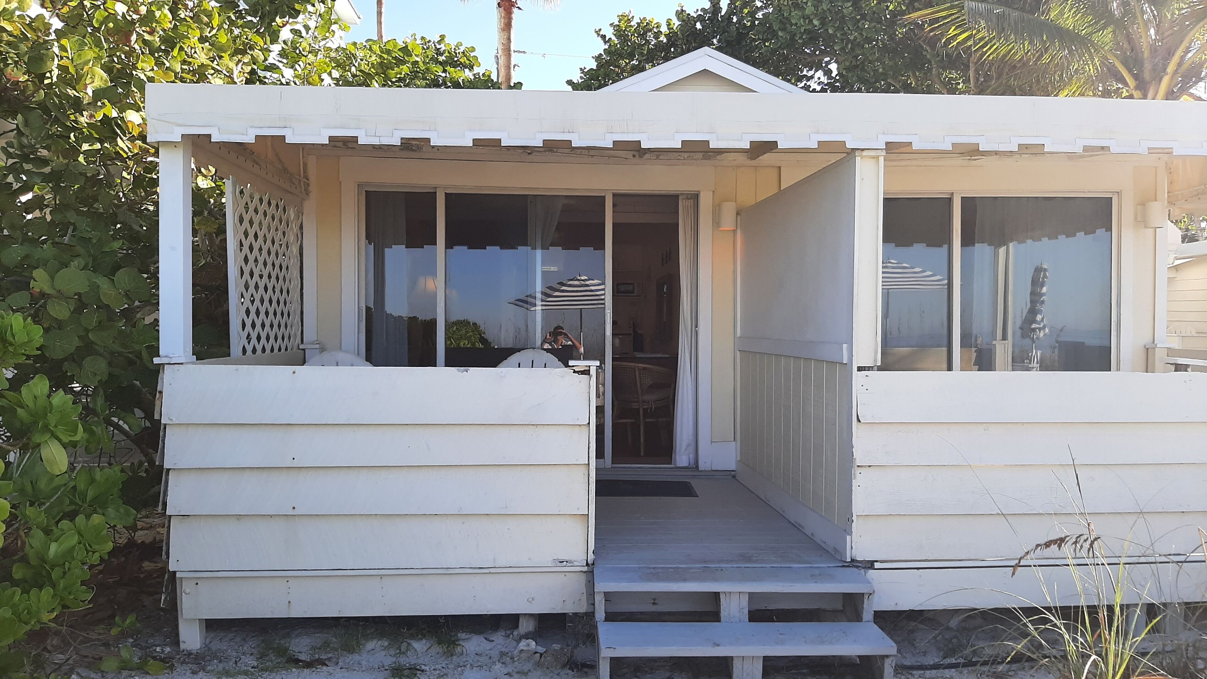 romantic studio suite, private bathroom (105 seagull) | in-room safe, iron/ironing board, free wifi, bed sheets