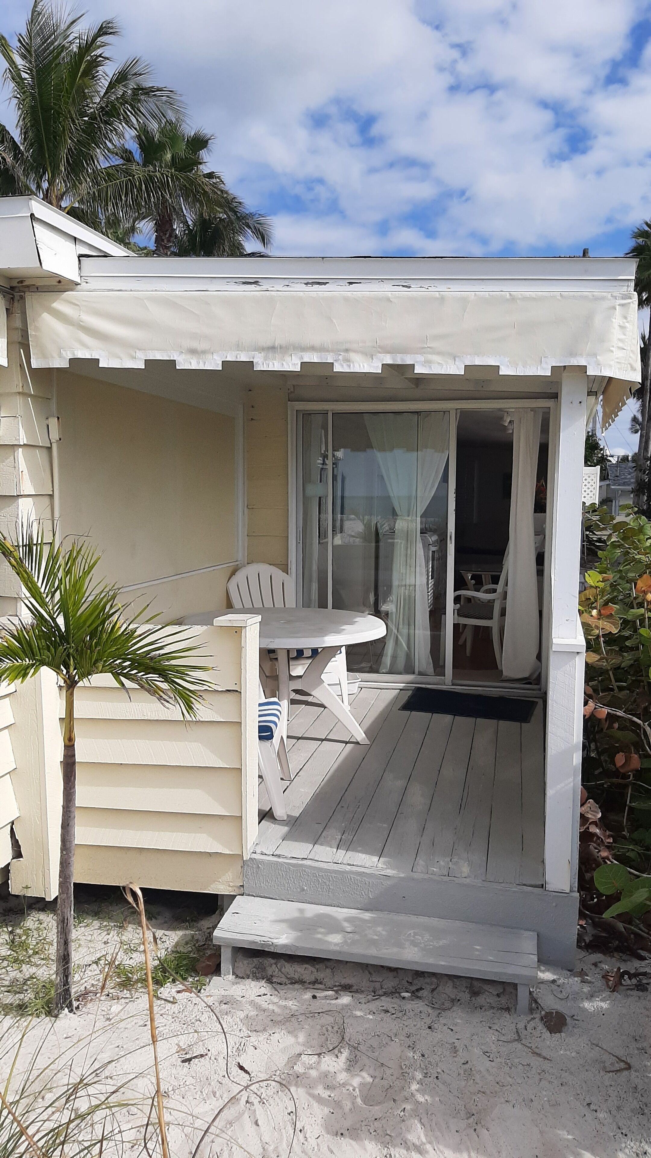 romantic bungalow, private bathroom (101 coquina) | terrace/patio