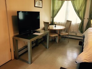 Kamar Superior, 1 Tempat Tidur King | Didekorasi berbeda-beda dan dilengkapi dengan perabotan berbeda-beda