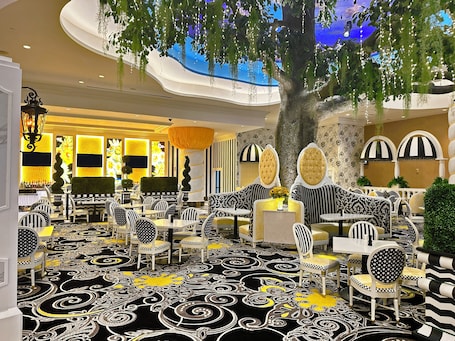4 restaurants, breakfast, lunch, dinner served; seafood. Scarlet Pearl Casino Resort