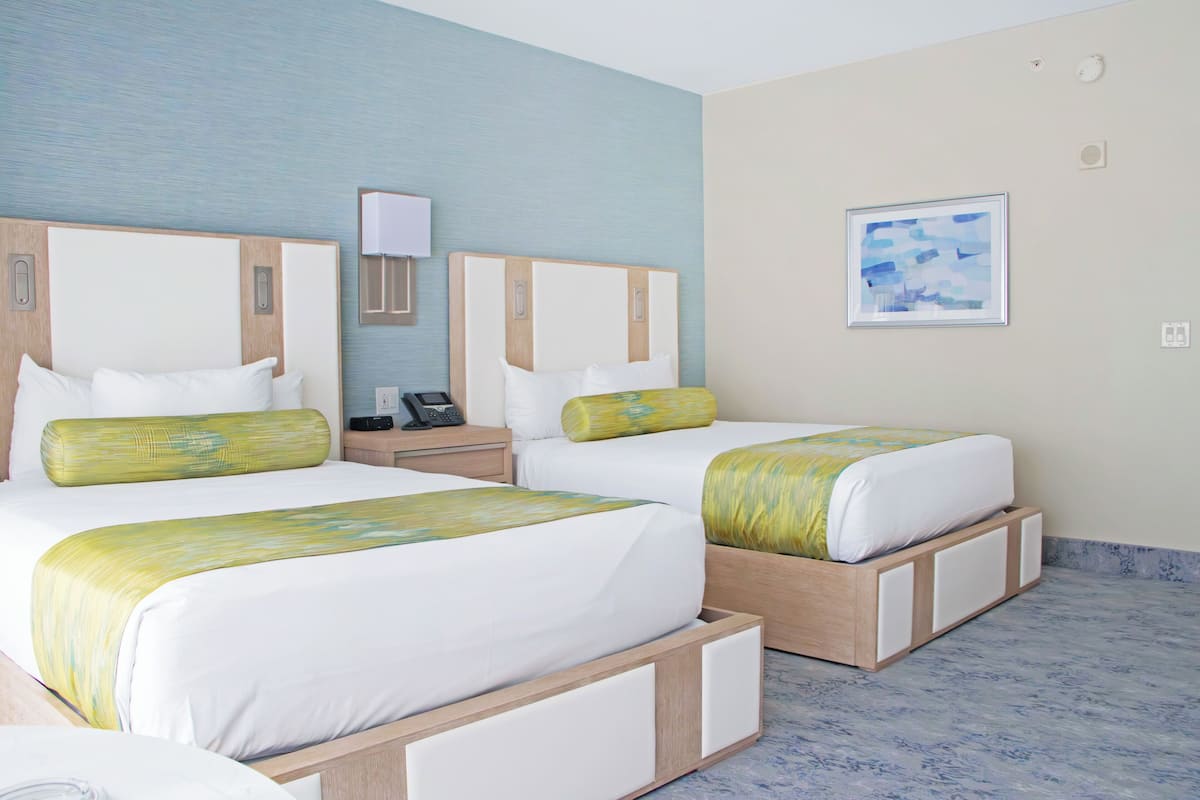 Hochwertige Bettwaren, Pillowtop-Betten, Zimmersafe, Schreibtisch