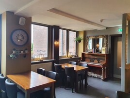 Lunch and dinner served