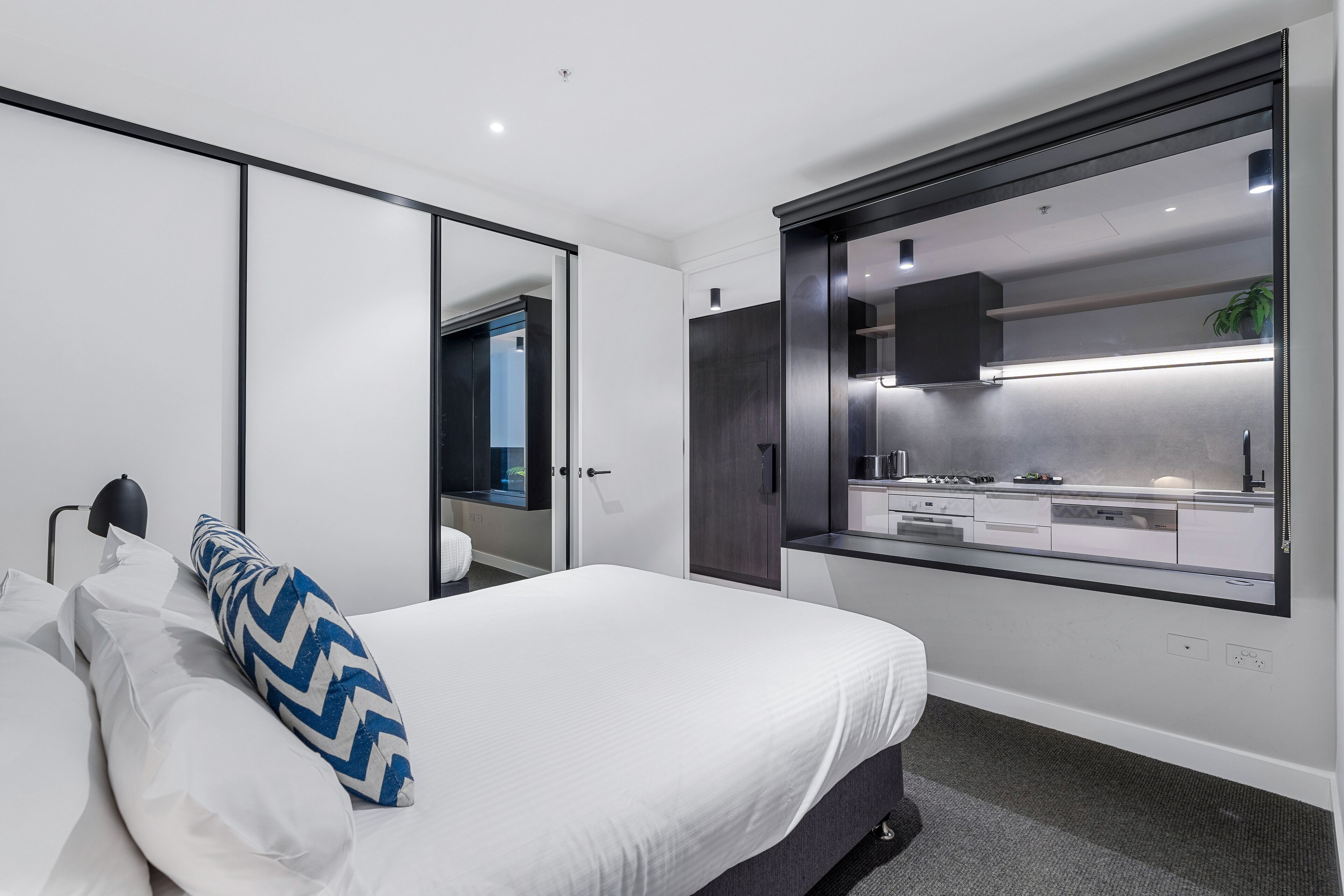 Apartemen Standar, 1 kamar tidur | Meja kerja, ruang kerja ramah laptop, dan tirai kedap cahaya