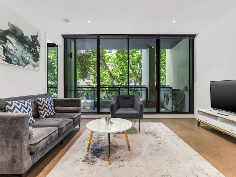 Standard-huoneisto, 2 makuuhuonetta | Oleskelualue | 50–tuumainen LCD-televisio, jossa digitaalikanavat