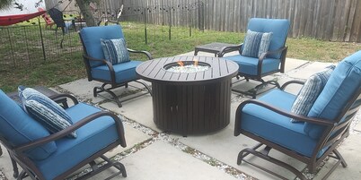 The Salty Pelican Beach House, a solo 300 pies del océano Atlántico.<br>