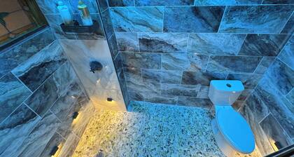 Large private apartment with view of the Old Jail Museum in historic Jim Thorpe.