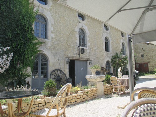 Step back in time,beautiful restored village property in the centre of Verteuil.