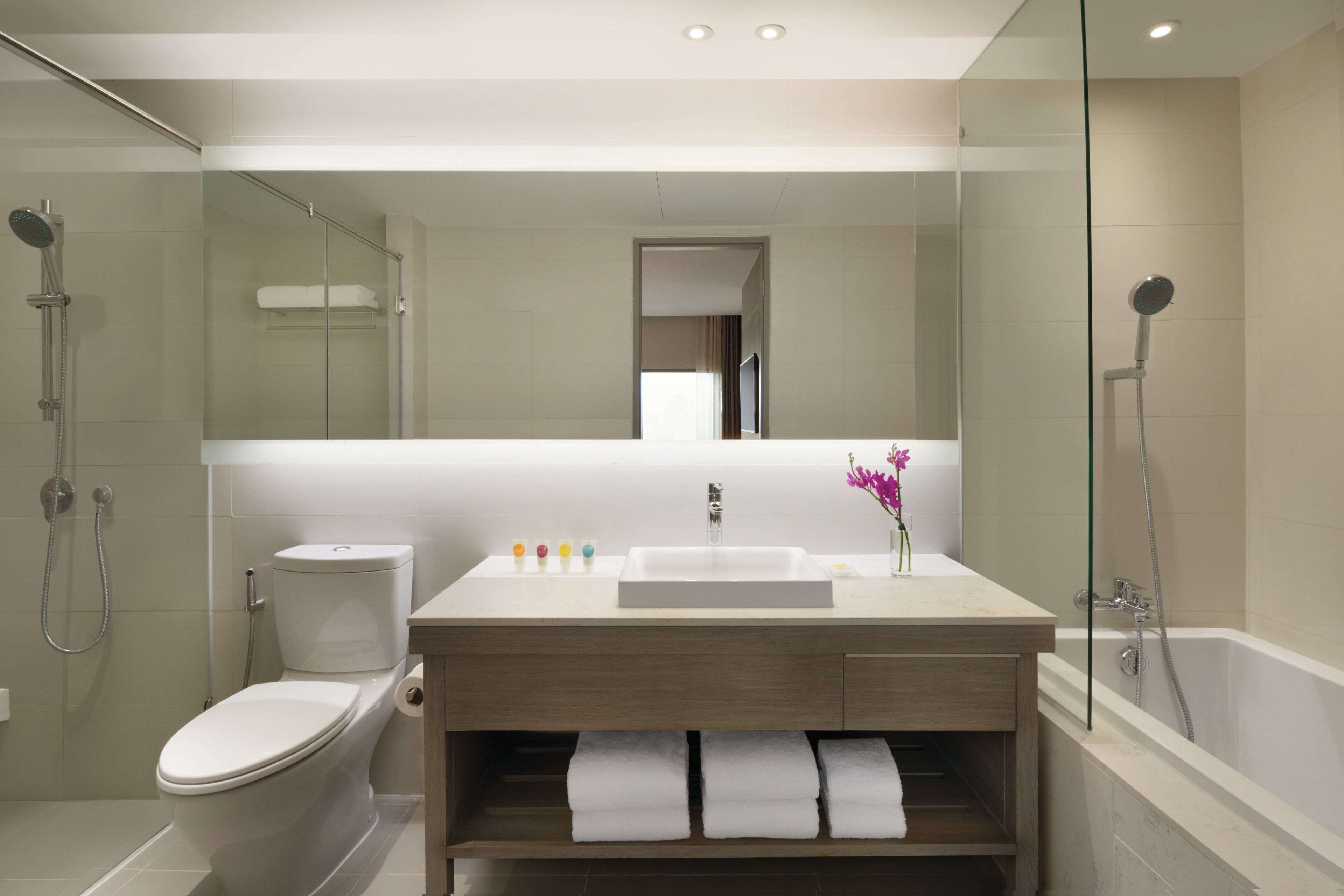 Photo - Hyatt Place Bangkok Sukhumvit 24