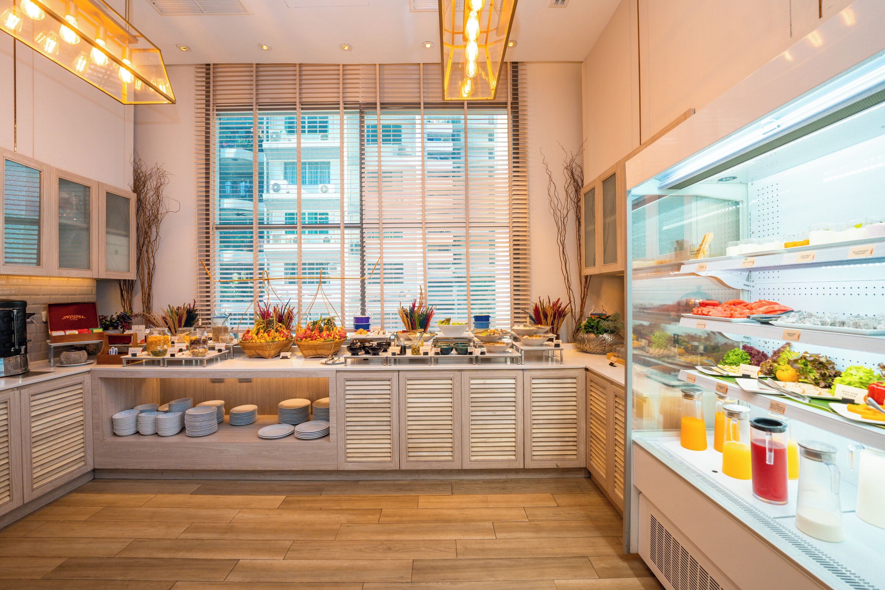 Bữa sáng buffet hàng ngày (530 THB/mỗi người) 