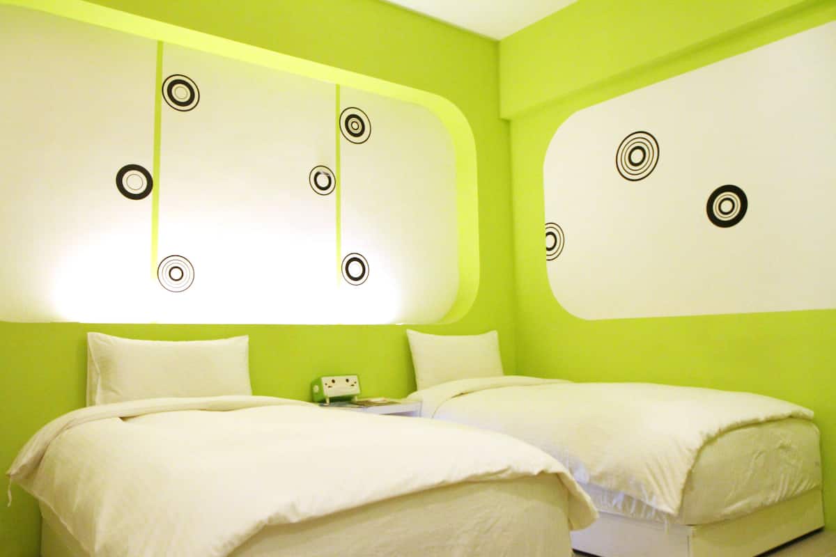 Standard Twin Room | Blackout drapes, WiFi (free), bed sheets