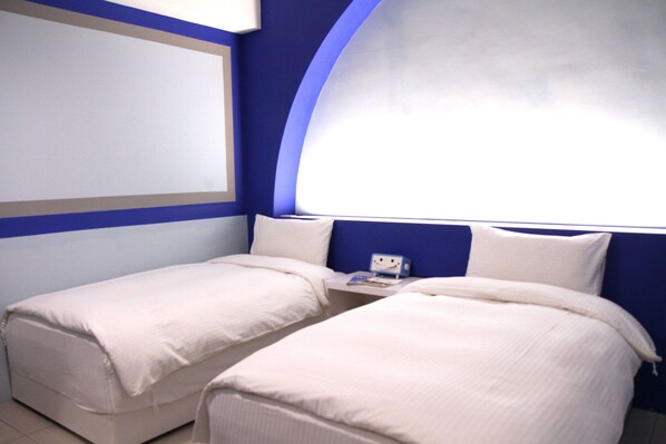 Blackout curtains, free WiFi, bed sheets