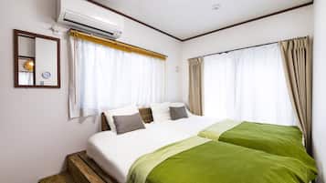 2 habitaciones, cortinas blackout y tabla de planchar con plancha