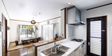 ヴィラ 2 ベッドルーム | 専用キッチン | 大型冷蔵庫、電子レンジ、コンロ、食器洗い機