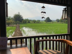 Free daily local cuisine breakfast - Bantunglom Resort (Mae Rim)