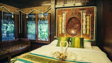 Suite | Individually furnished, blackout drapes, rollaway beds, free WiFi