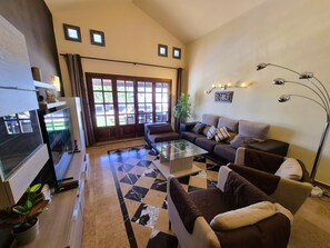 Smart TV, video games, DVD player, ping pong