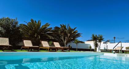 Villa ligthouse, beheizter Pool, Sky TV, SAT-TV, Garten, WLAN, Grill.