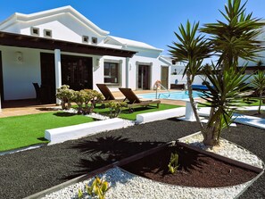 Exterior - Ligthouse, private heated pool, Prime video, wifi, bbq, ping pong, etc. (Montaña Roja)