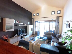 Smart TV, video games, DVD player, ping pong