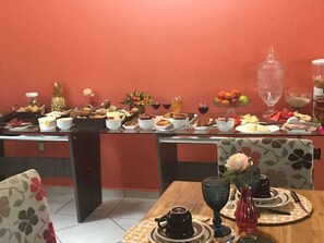 Desayuno buffet incluido todos los días