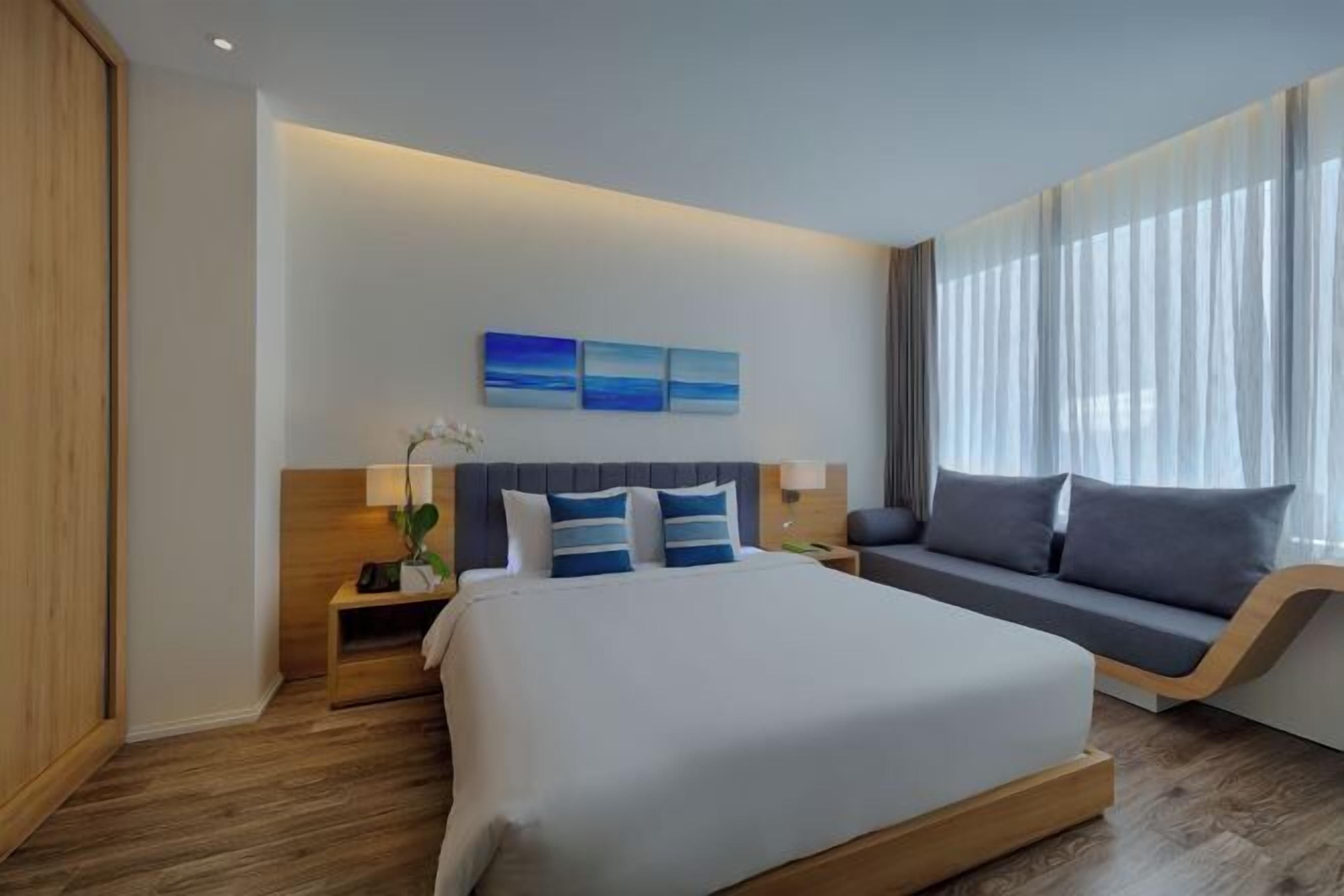 Minibar, in-room safe, desk, blackout curtains